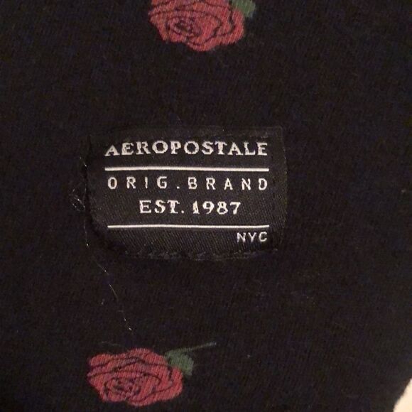 Aero L Cotton Black Rose Bud Short Sleeve Tee - Picture 7 of 11